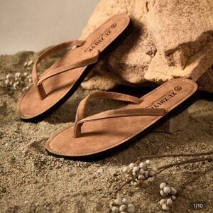 Tan Flip Flop Sandals